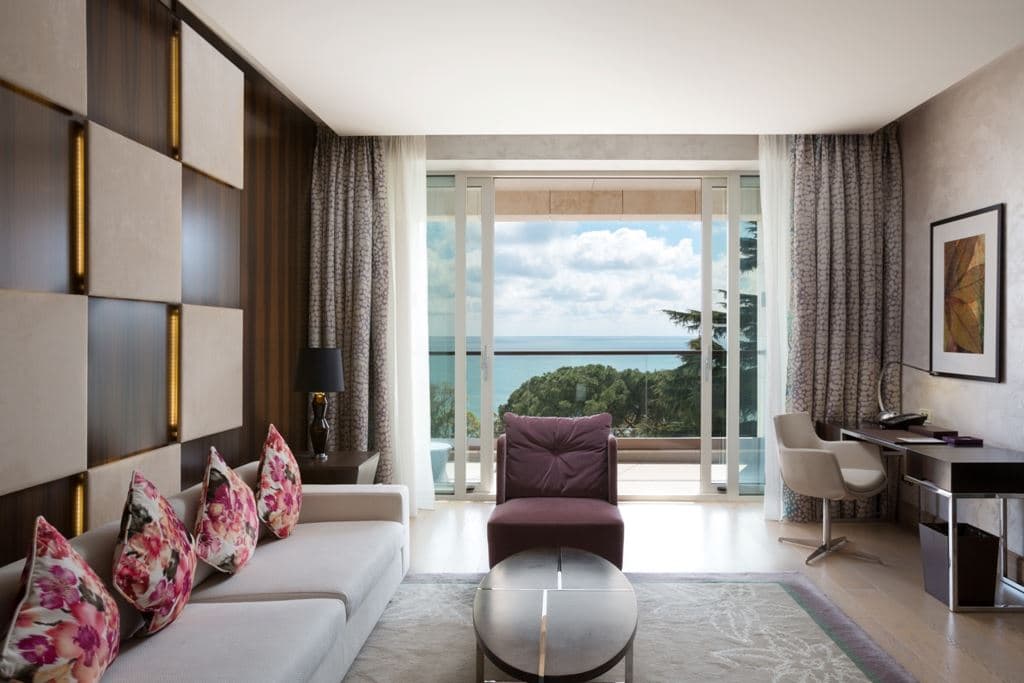 rooms-suite-see-view