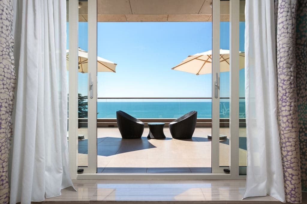 rooms-terrace