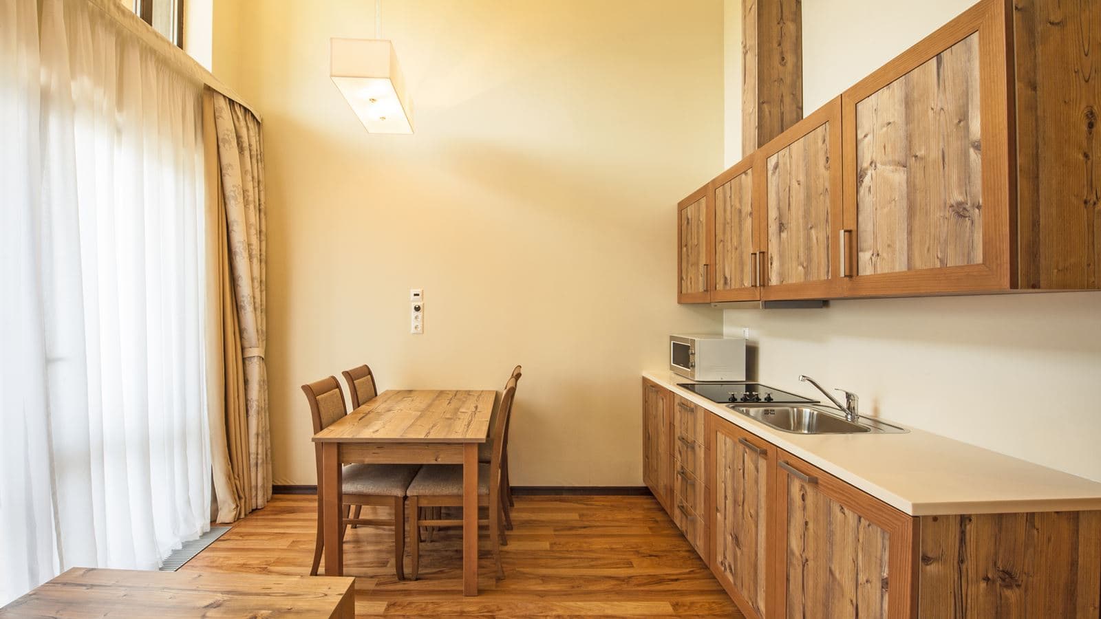 rooms-apartament-2-bedroom-balcony