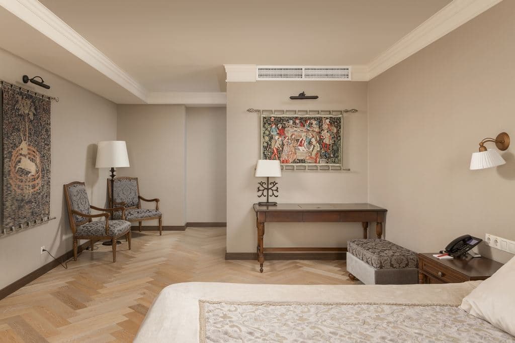 rooms-suite-royal