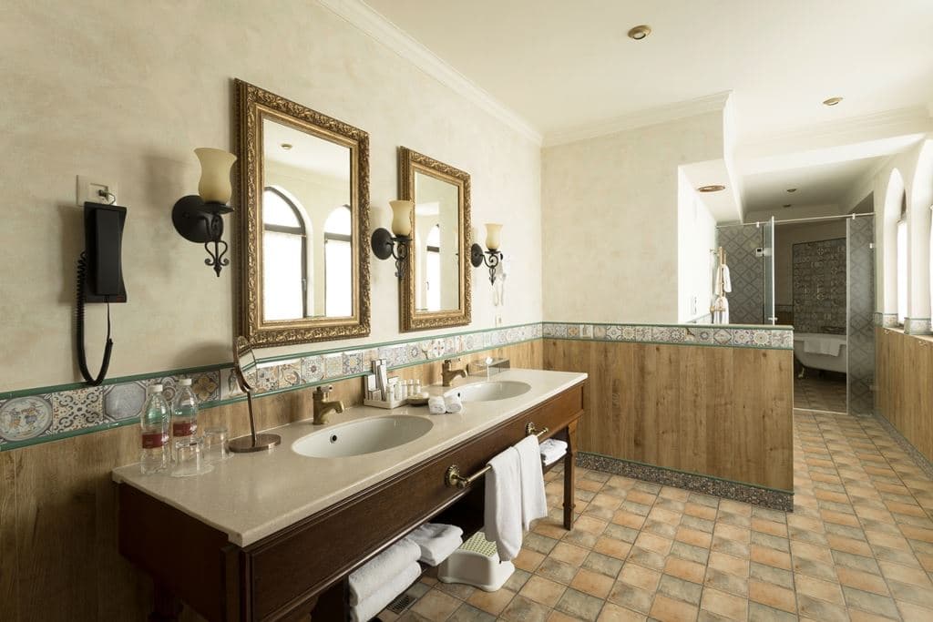 rooms-suite-royal