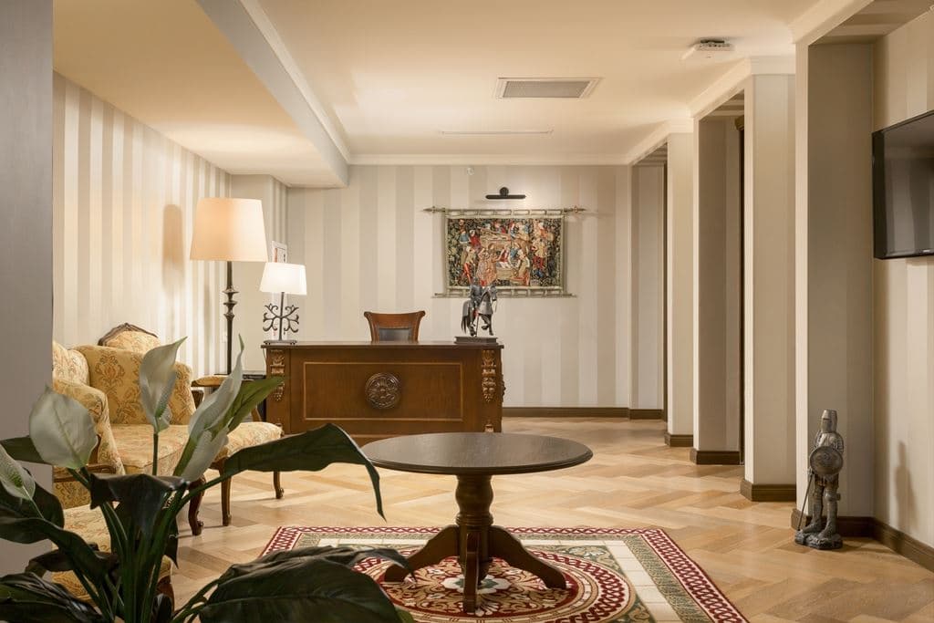 rooms-suite-royal