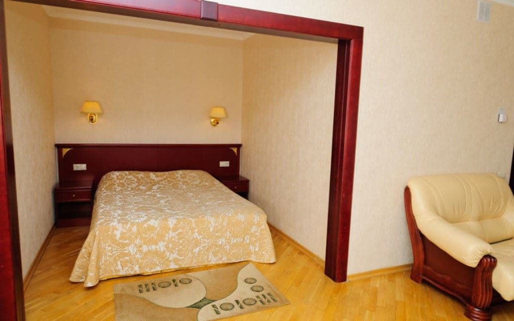 rooms-room-deluxe