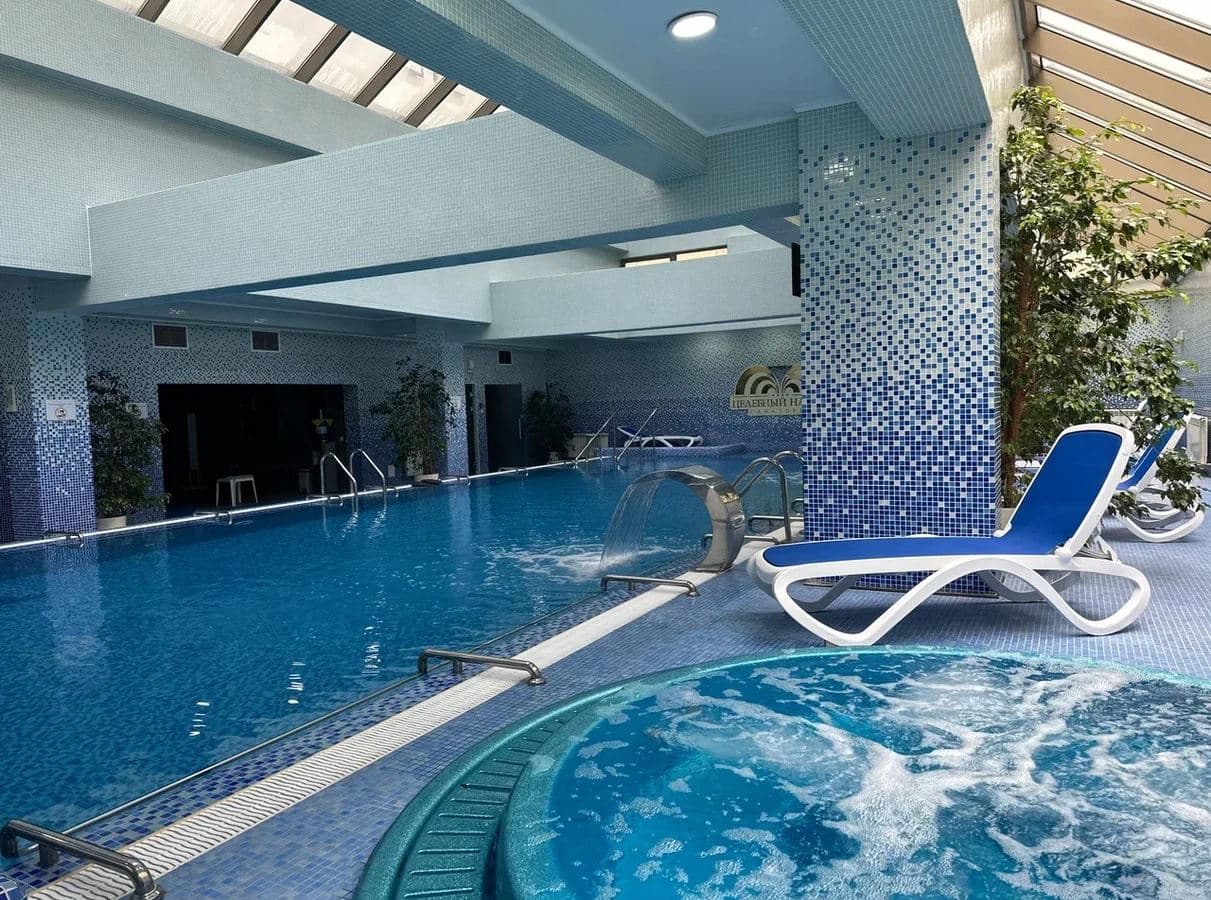 pools-indoor-pool