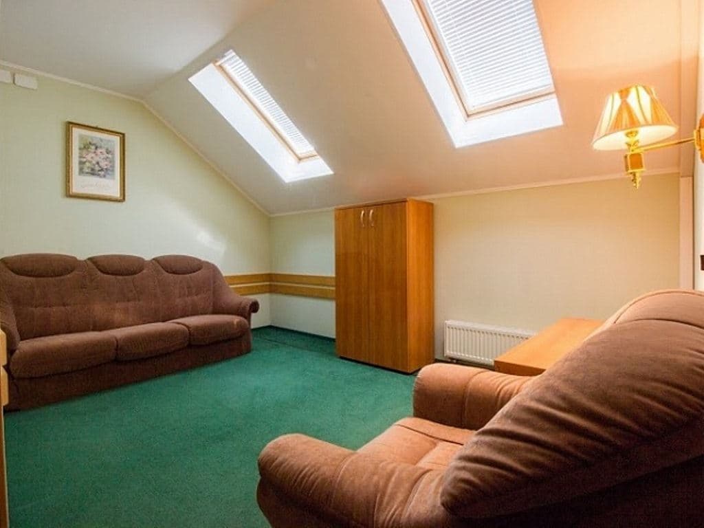 rooms-family-room