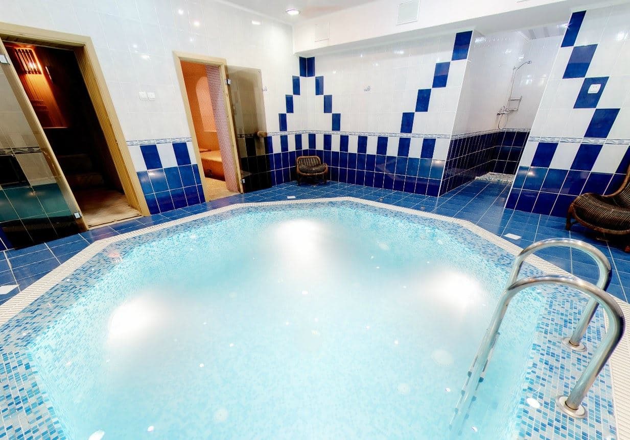 pools-indoor-pool