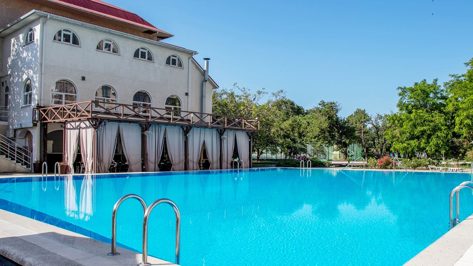 pools-outdoor-pool