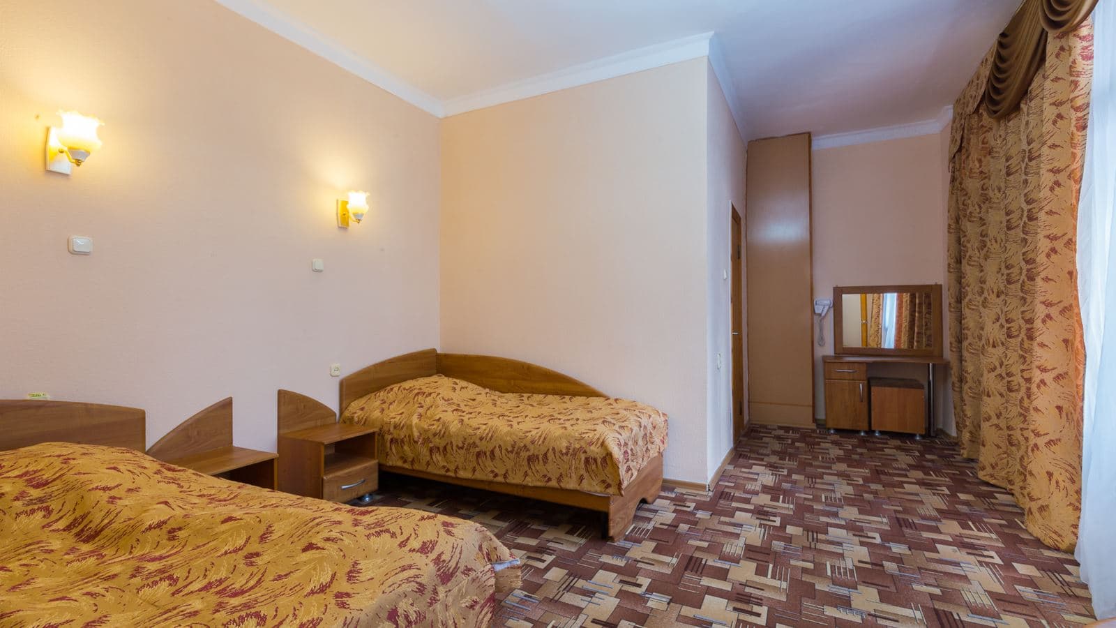 rooms-2-mest-2-komn-studio-korp-gornyi