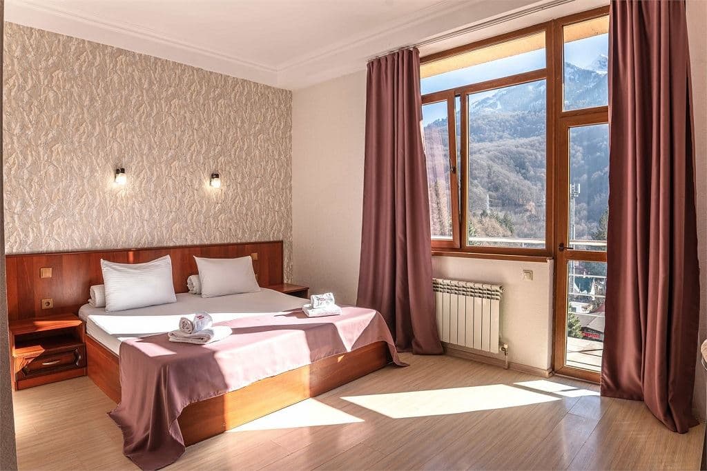 rooms-comfort-with-roack-wiue