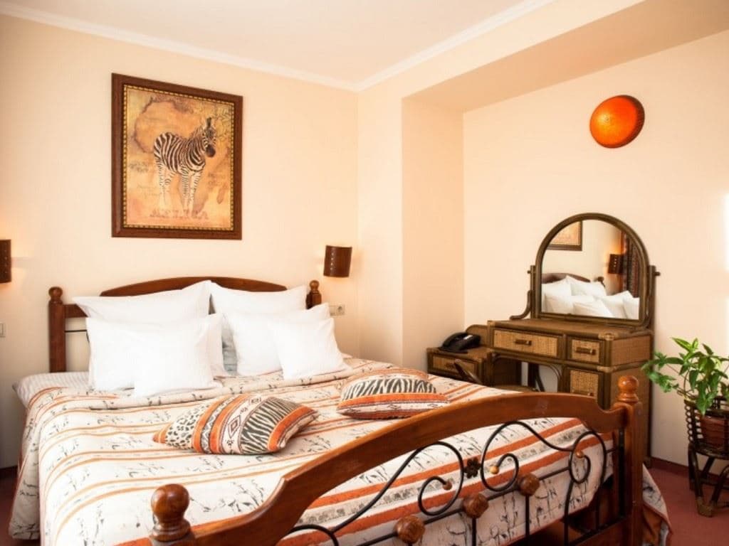 rooms-luxe-africa-room