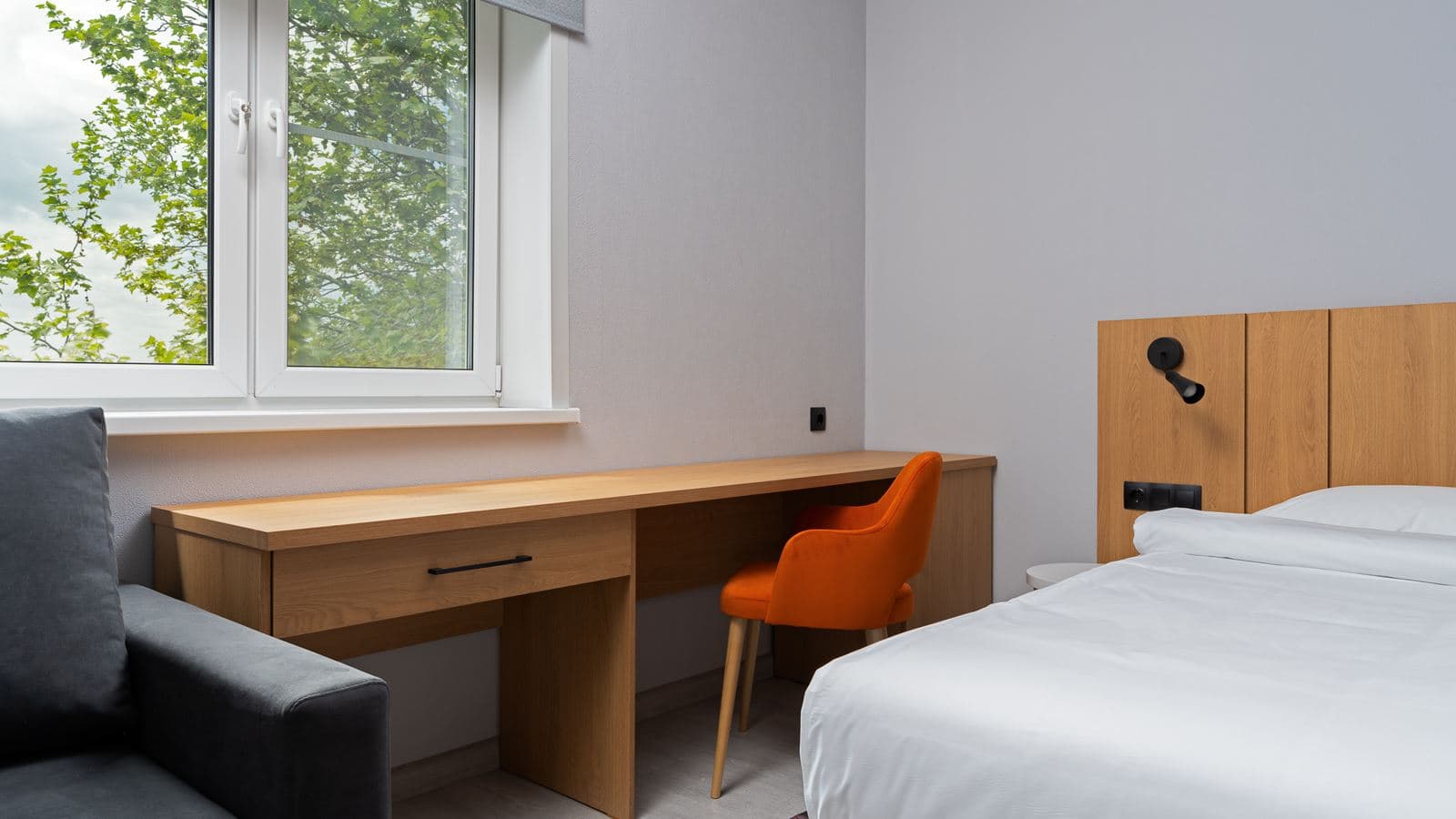 rooms-room-family-economy