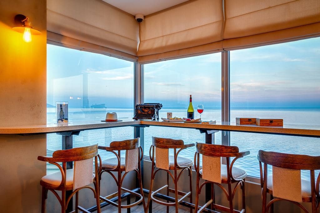 restaurants-restaurant