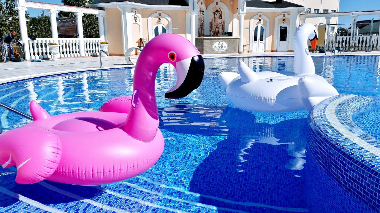 pools-outdoor-pool