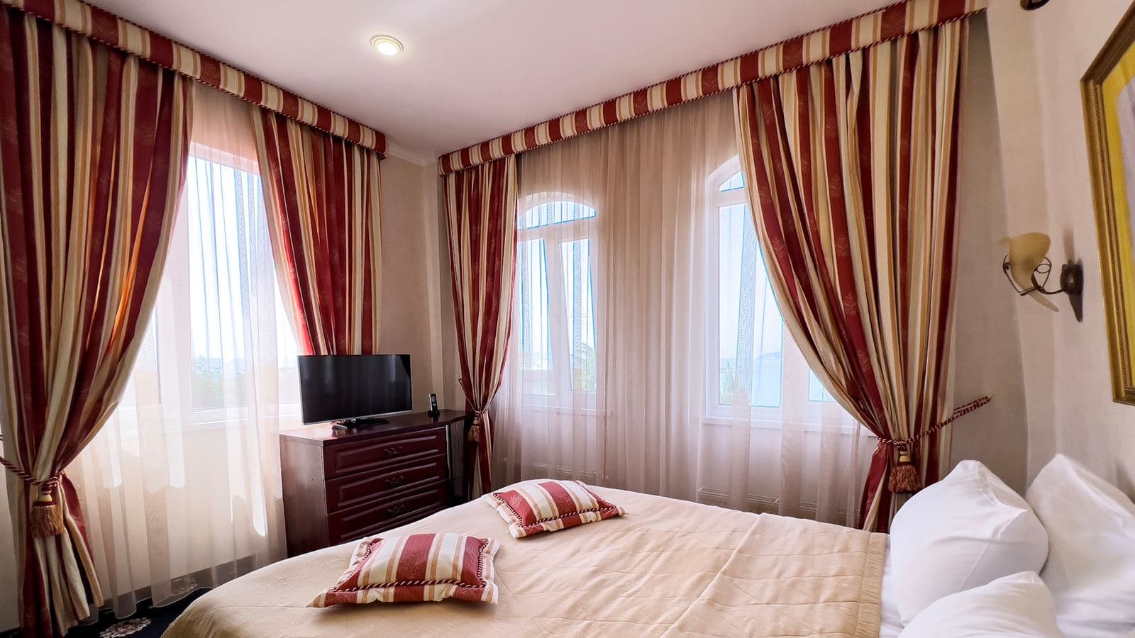 rooms-duplex-suite-with-french-balcony
