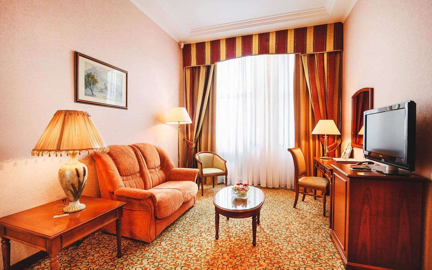 rooms-room-deluxe