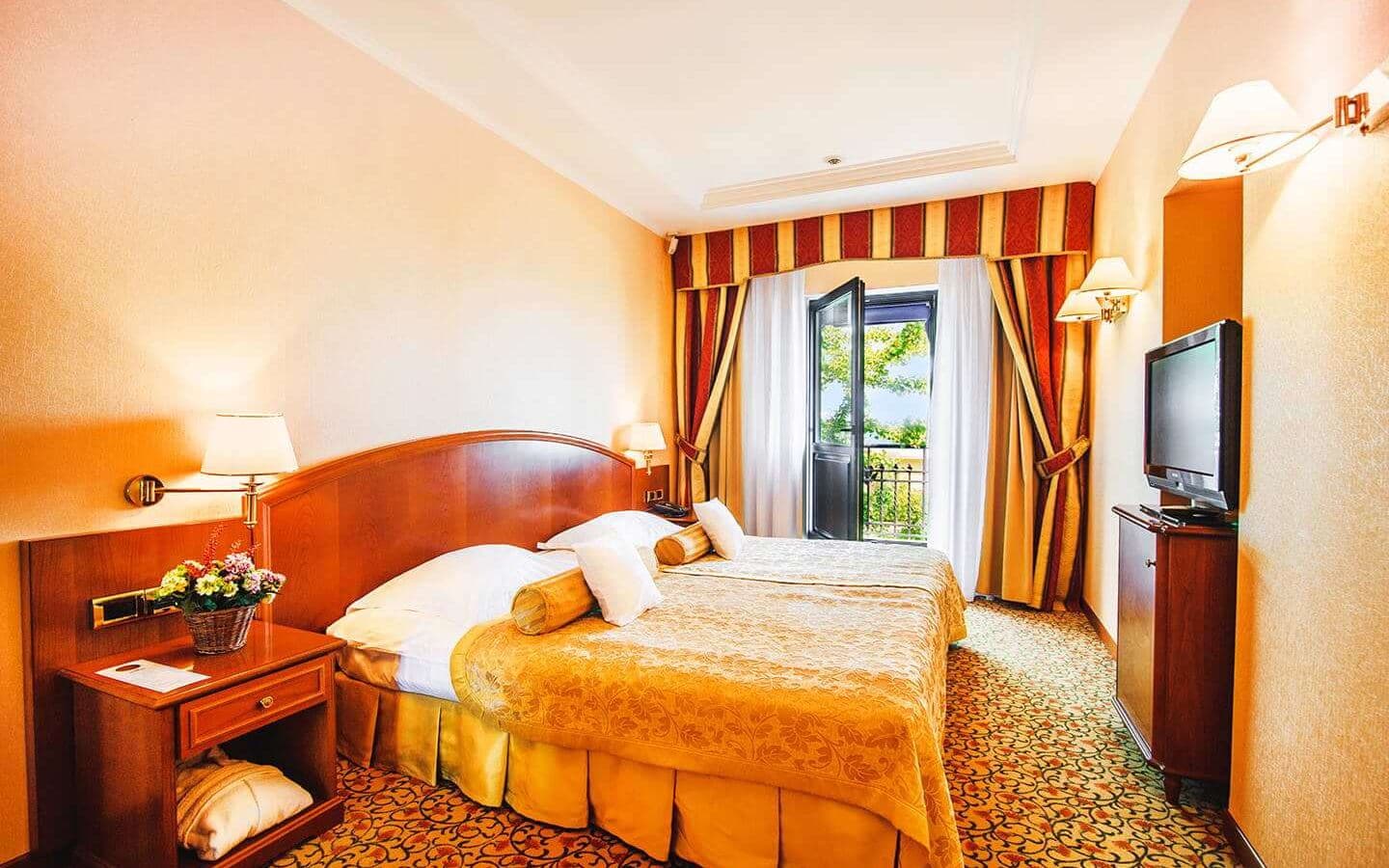 rooms-room-deluxe