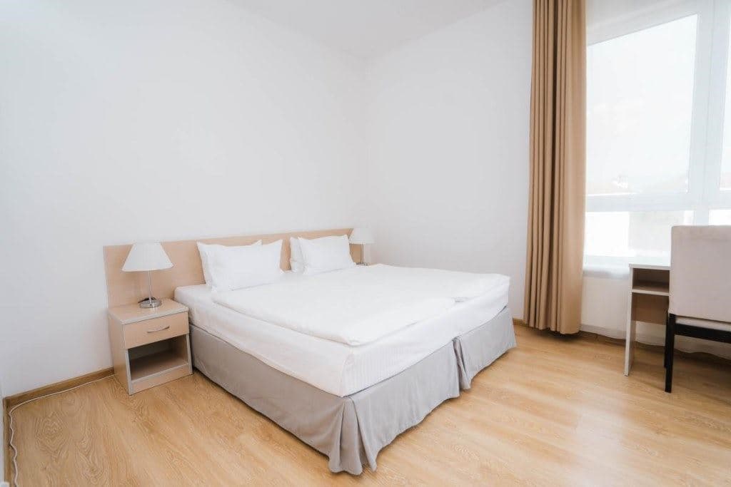 rooms-tripl-apart-room-sea-weui