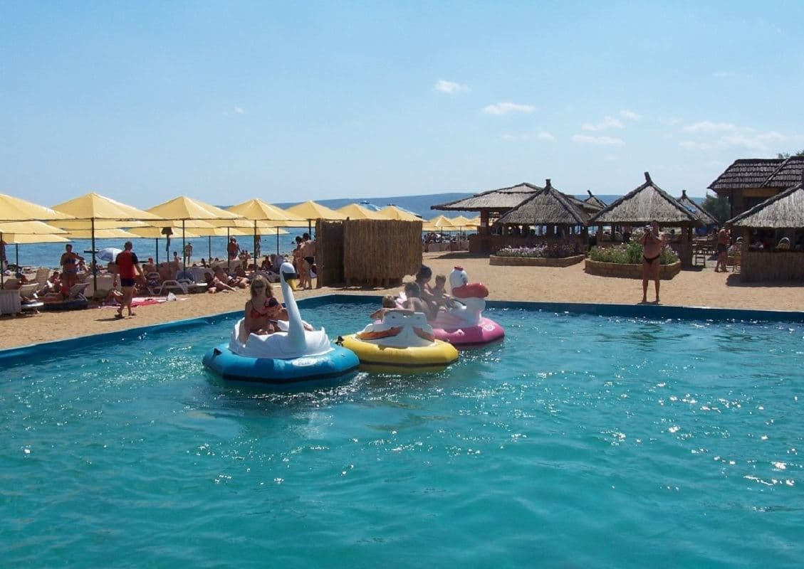 pools-outdoor-pool