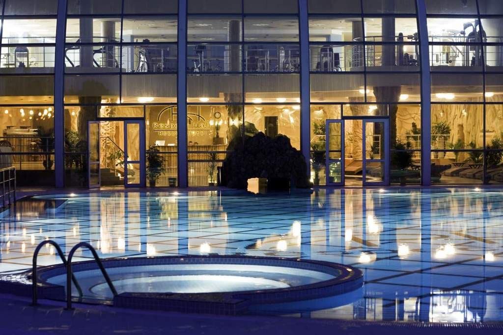 pools-indoor-pool