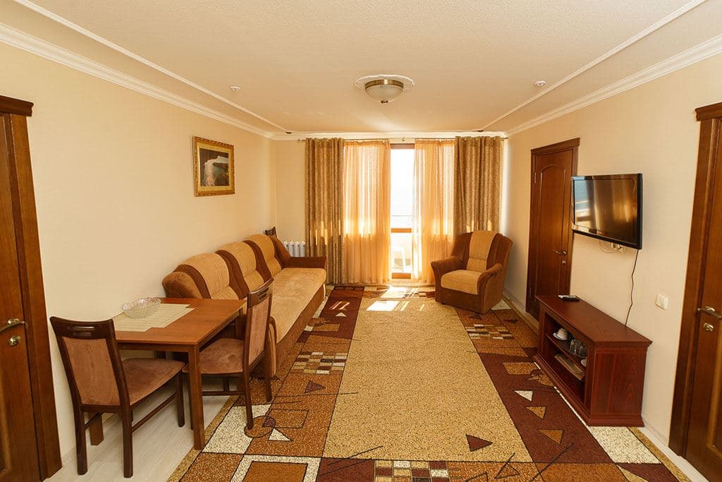 rooms-3-комнатный-2-местный-люкс-корпус-10