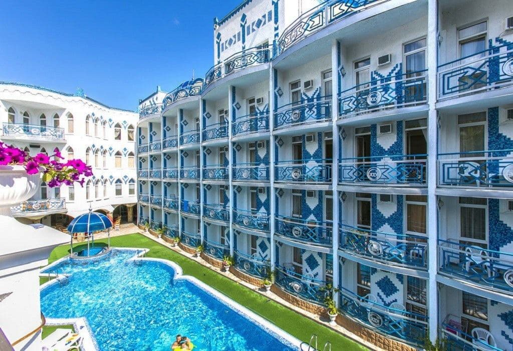 pools-outdoor-pool