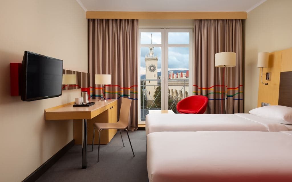 rooms-stand