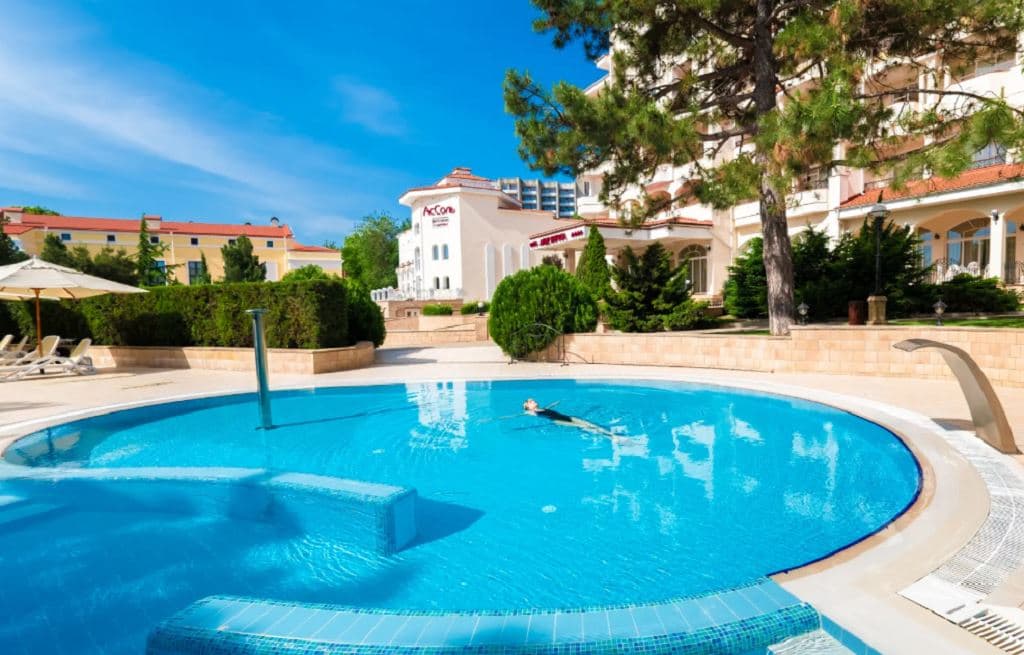 pools-outdoor-pool