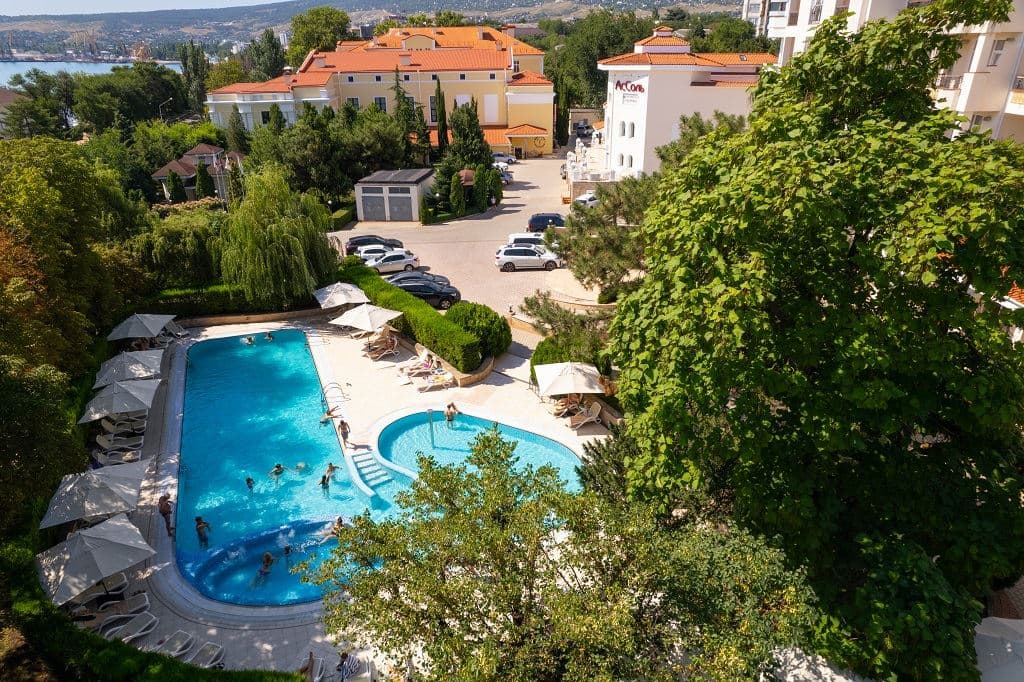 pools-outdoor-pool