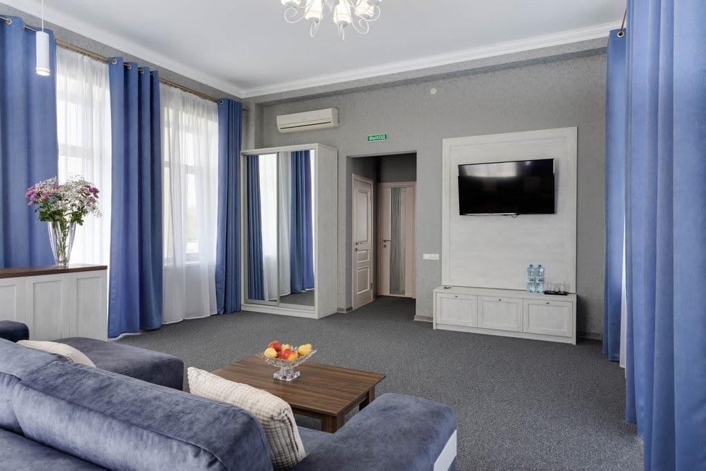 rooms-tworoom-suite-with-a-terrace