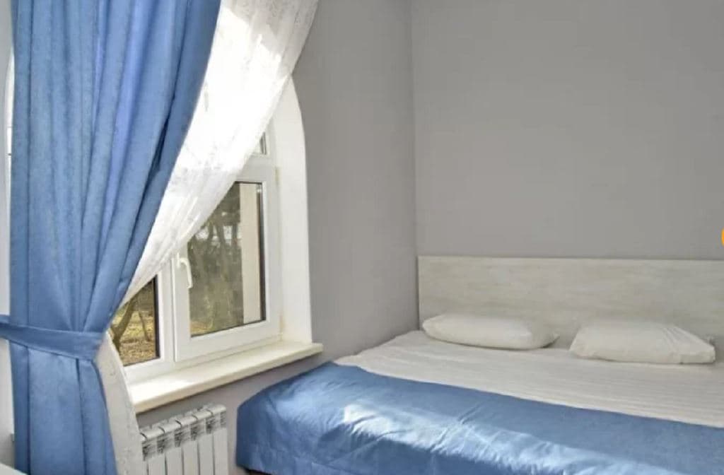 rooms-standard-with-separate-entrance
