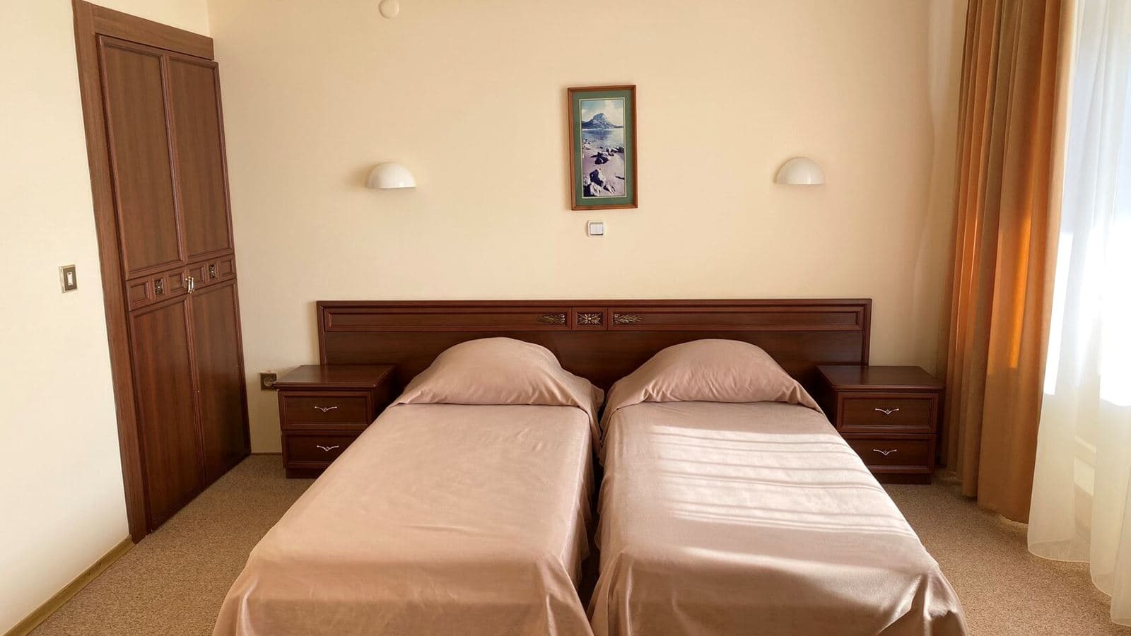 rooms-room-superior