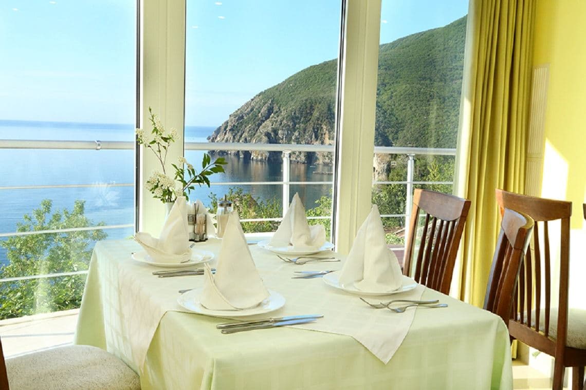 restaurants-majestic