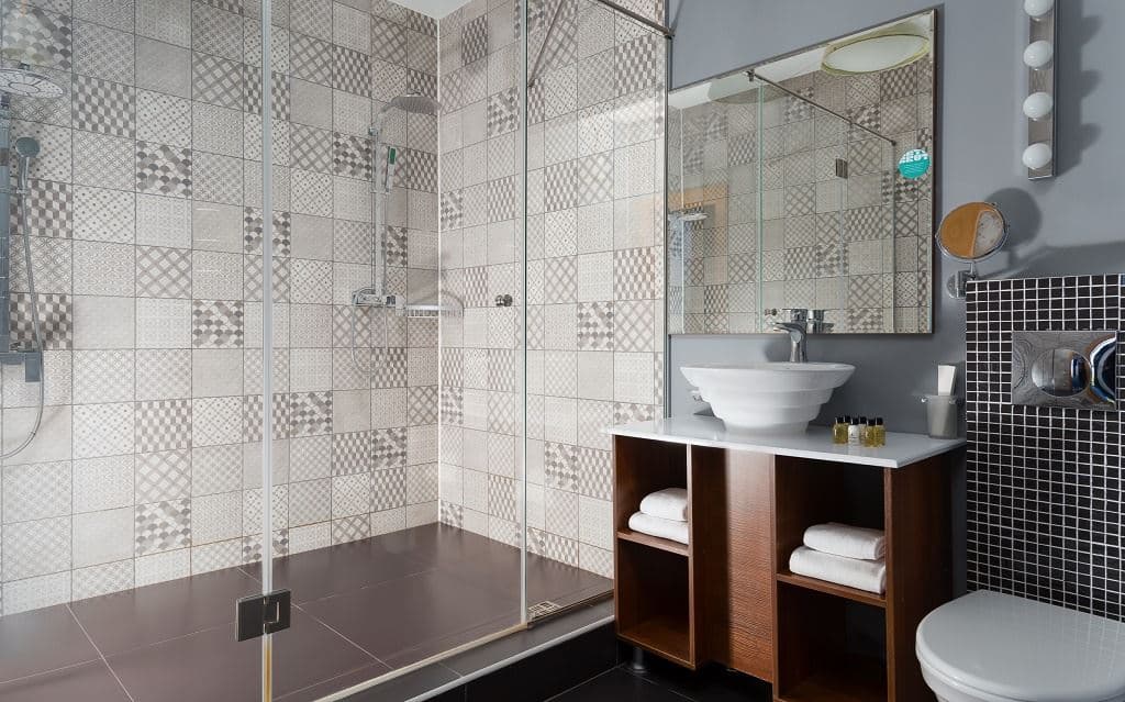 rooms-двухкомнатный-люкс-с-панорамными-окнами-и-видом-на-море
