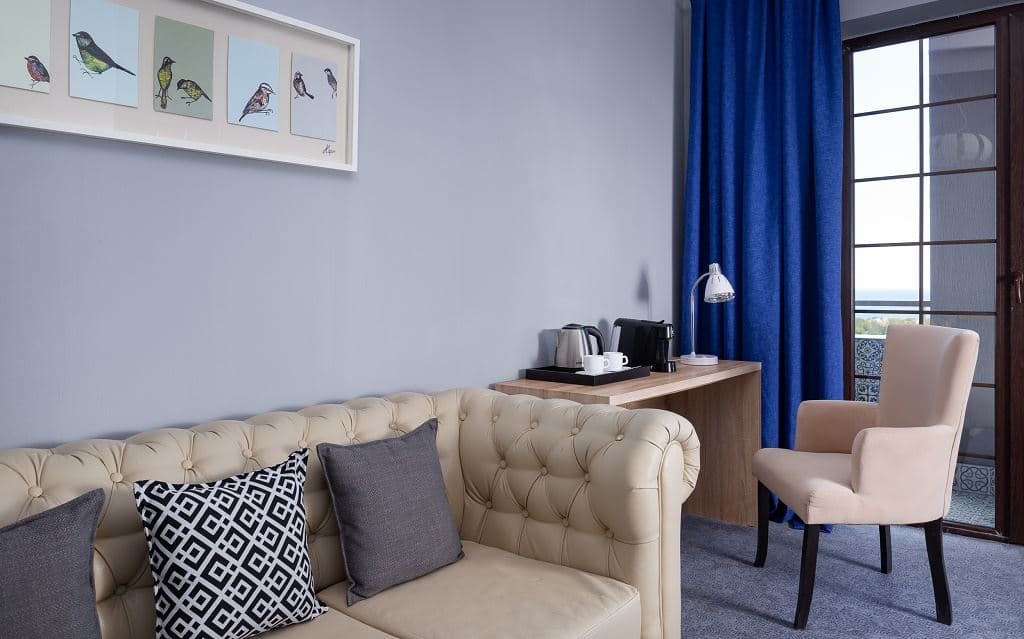 rooms-джуниор-сьют-с-видом-на-море-2-балкона