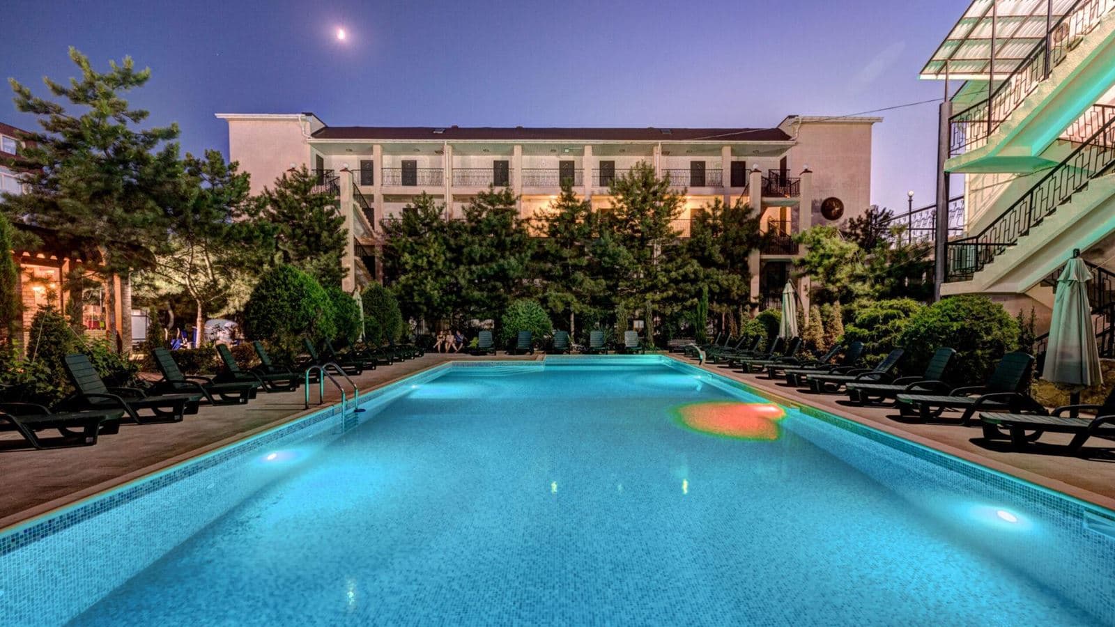 pools-outdoor-pool