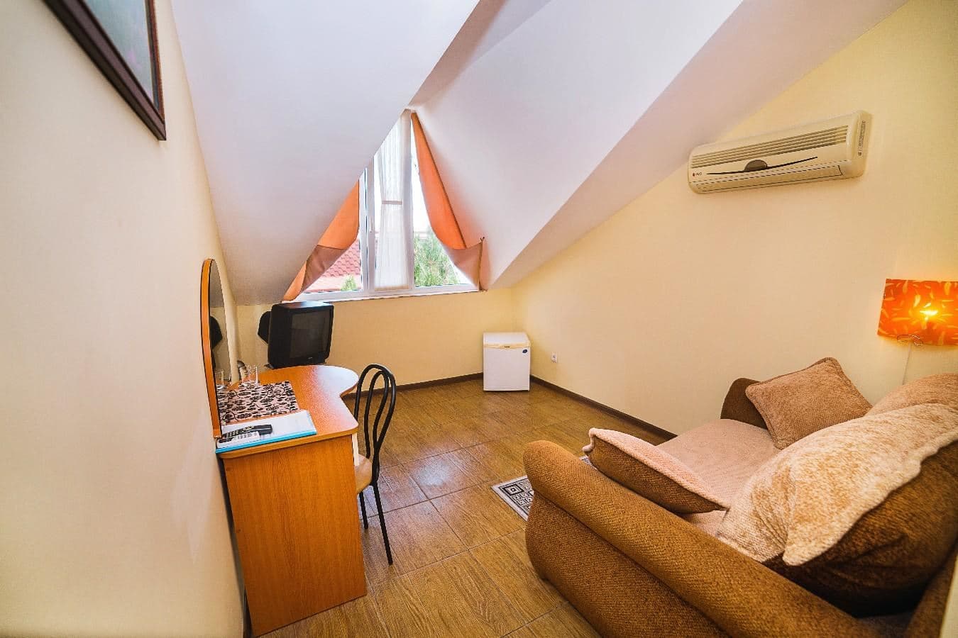 rooms-1местный-без-балкона-вид-на-море-3-этаж-корпус-2