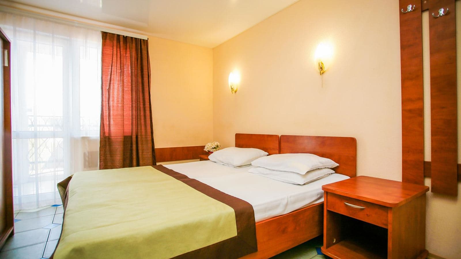 rooms-2bed-economy-attic