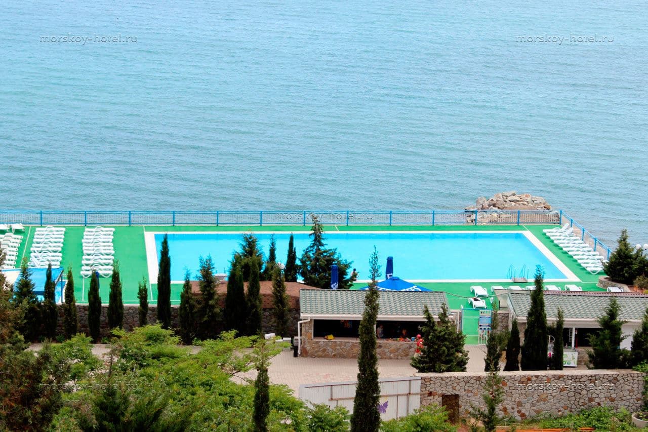 pools-outdoor-pool