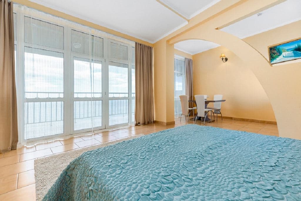 rooms-room-superior-double-seaside-typeb
