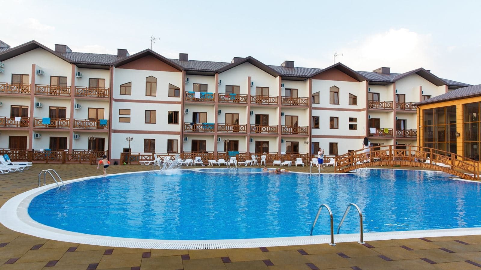pools-outdoor-pool