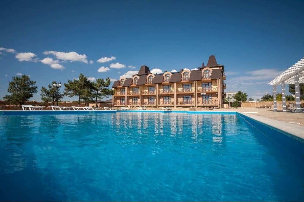 pools-outdoor-pool