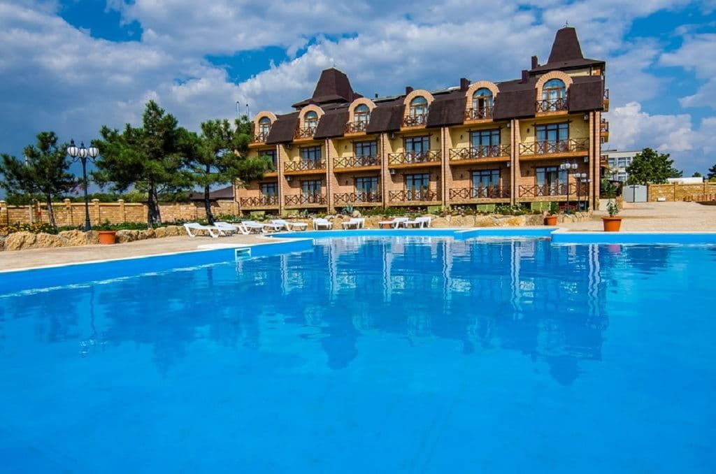 pools-outdoor-pool