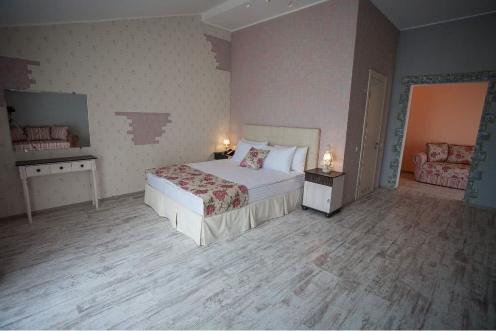 rooms-room-deluxe