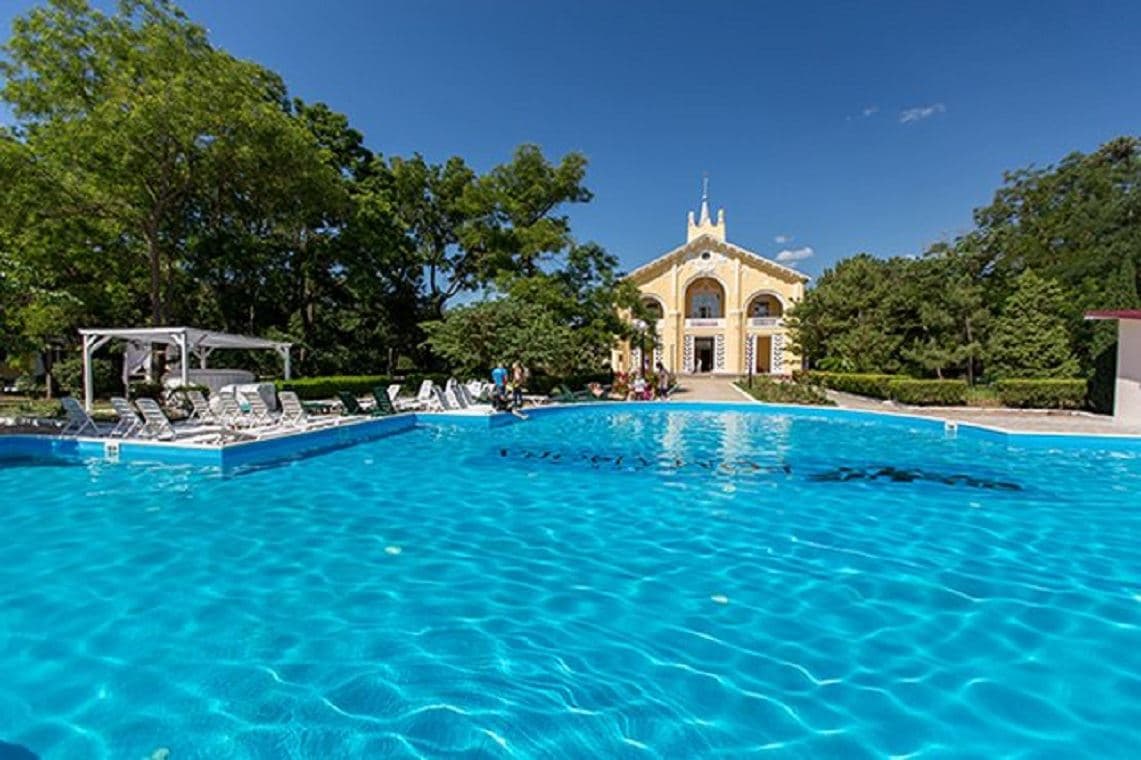 pools-outdoor-pool