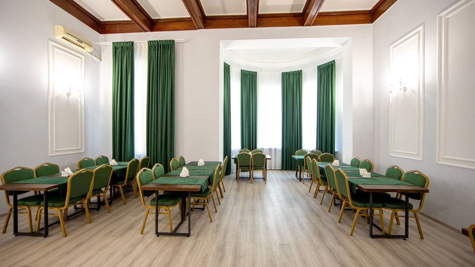 restaurants-restaurant