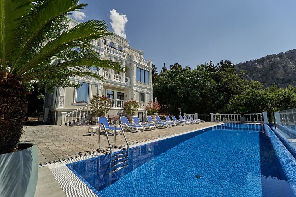 pools-outdoor-pool