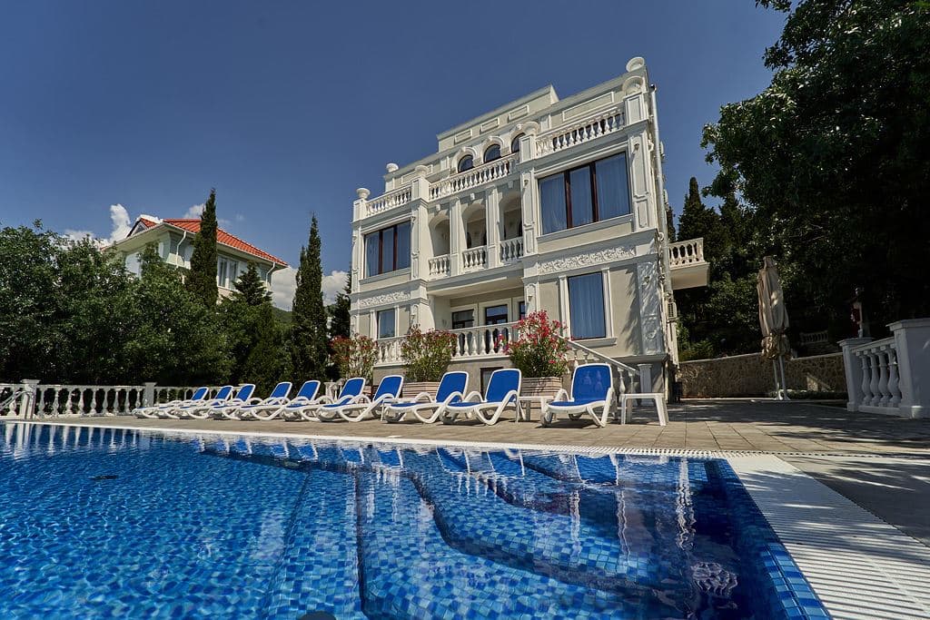 pools-outdoor-pool