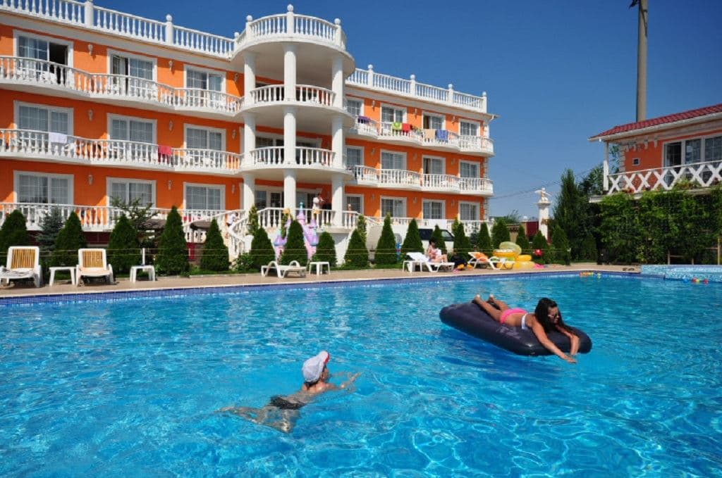 pools-outdoor-pool