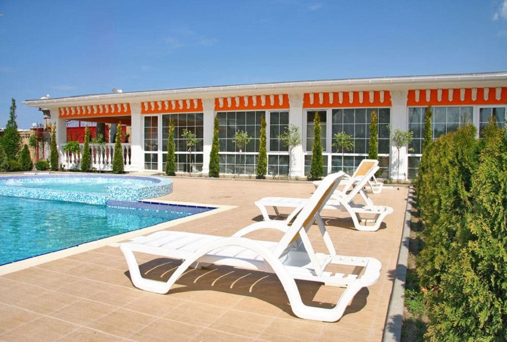 pools-outdoor-pool