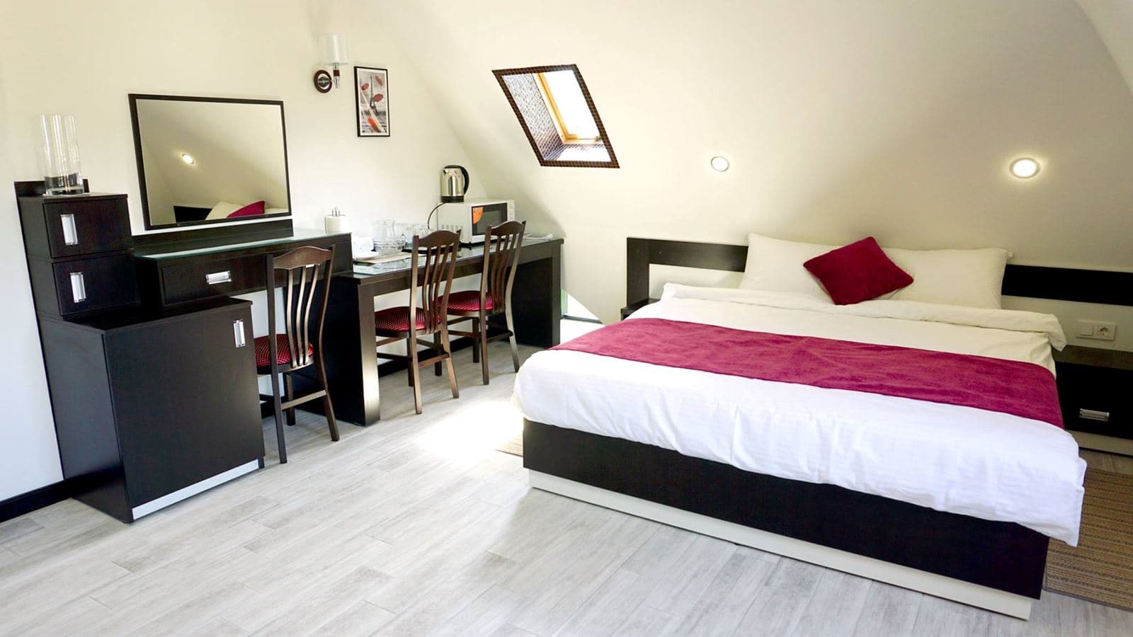 rooms-room-k